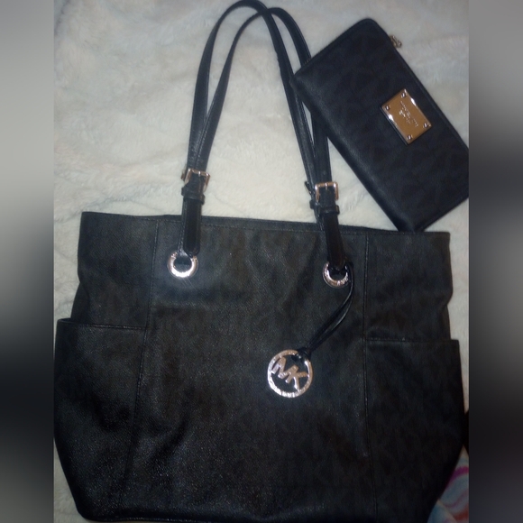 Michael Kors Handbags - Michael Kors Black Jet Set- Wallet And Tote